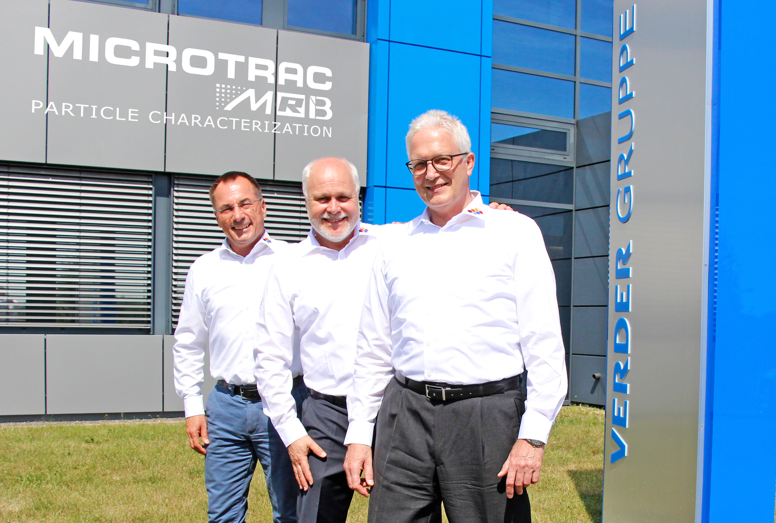 From left to right: Dr Jürgen Pankratz, CEO of Verder Scientific and Microtrac MRB, Carsten Minkley and Dr Jürgen Adolphs, managing directors of Porotec.