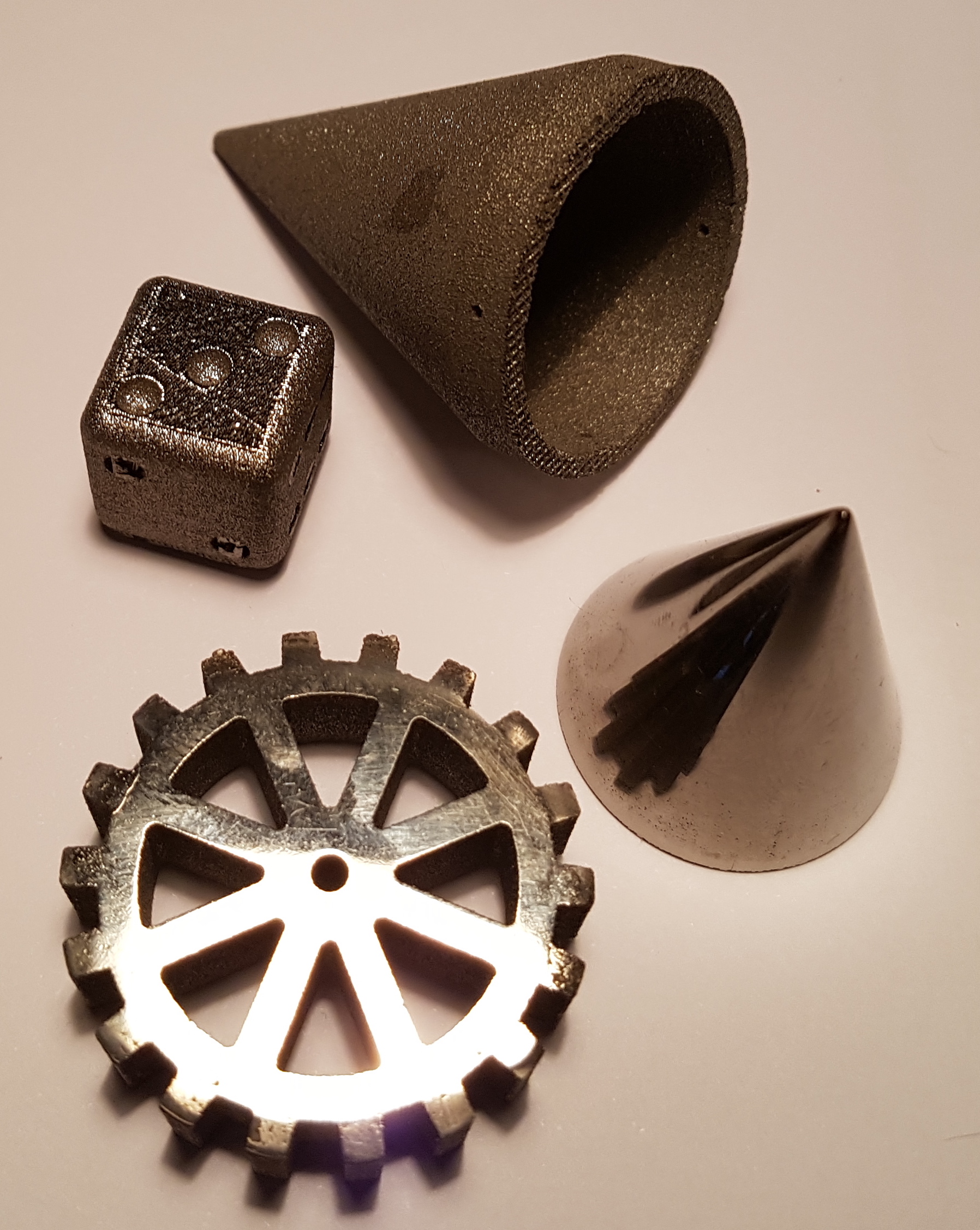 Sample parts made using Exmet AB's additive manufacturing based technology.