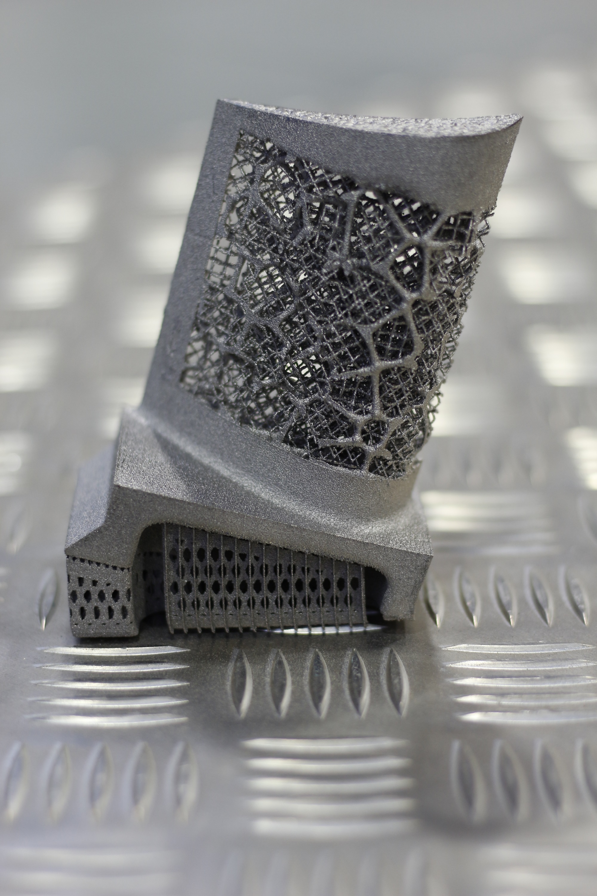 A printed component made up of ‘meta-crystals’ with varying orientations. Photo: University of Sheffield.