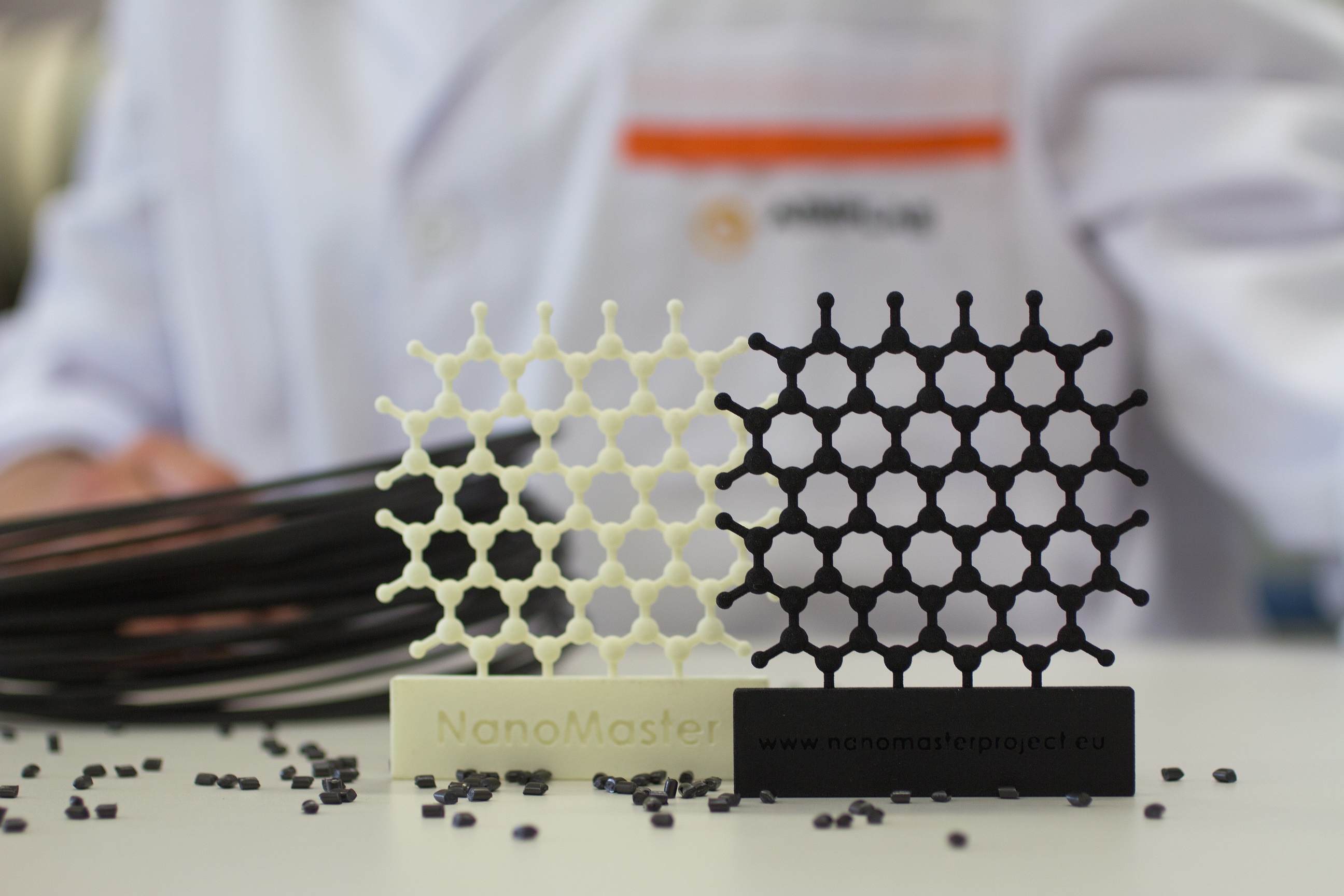 One of AIMPLAS’ tasks has been to develop graphene nanocompounds and masterbatches to be used in injection, extrusion and AM processes.