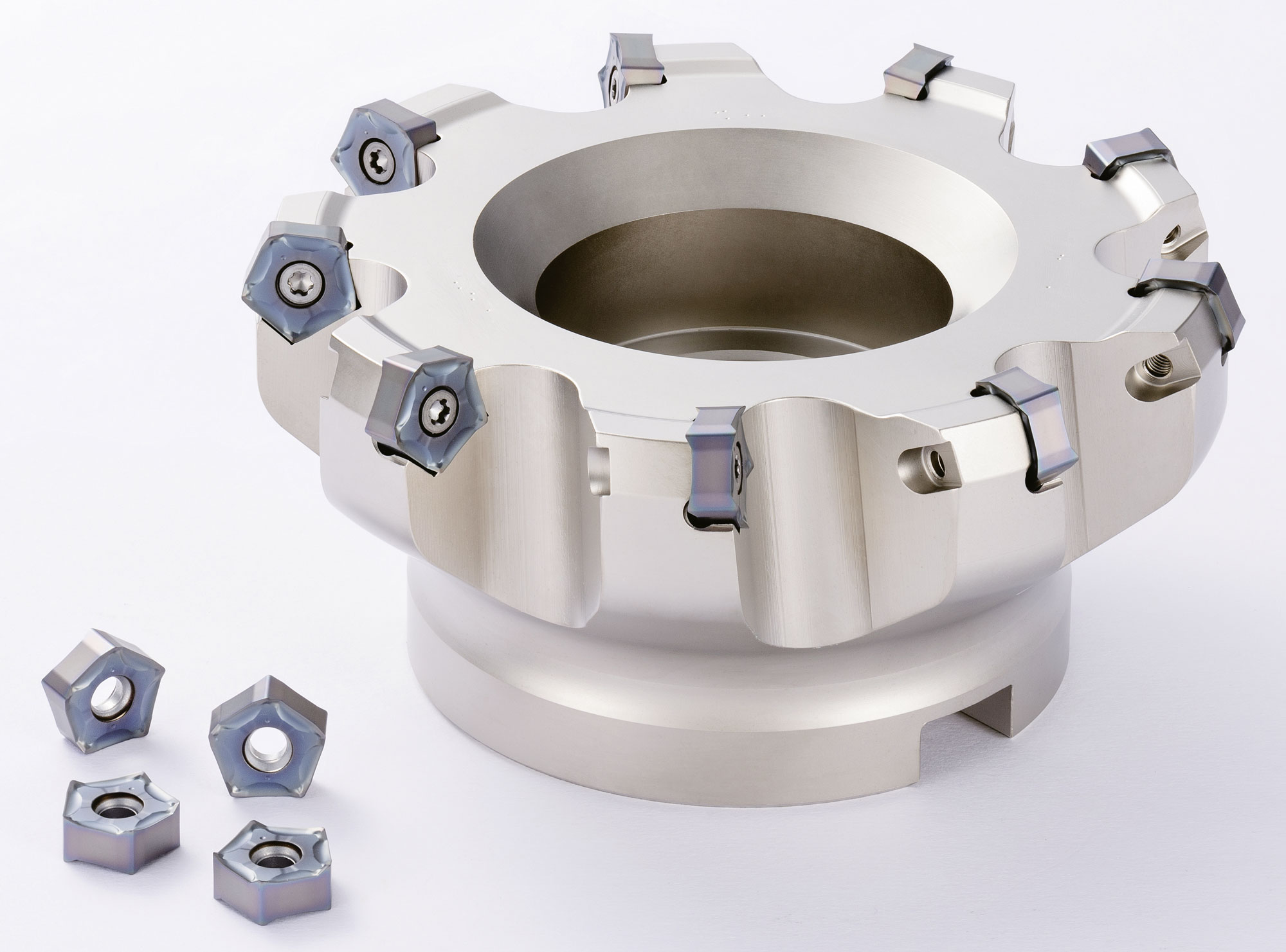 The new MFAH milling cutter for aluminium machining with a hybrid body design and PCD inserts.